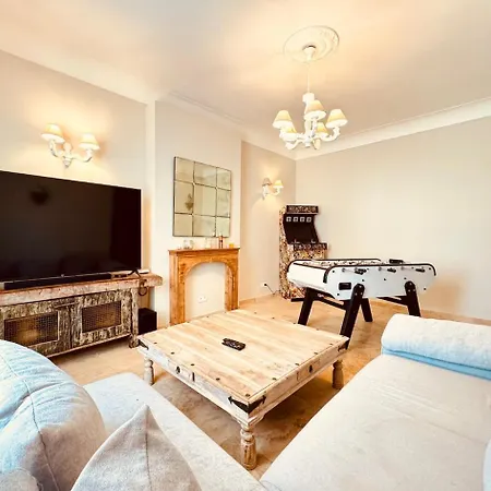 A 1min D'une Base Nautique Maison Spacieuse Avec Piscine Villa